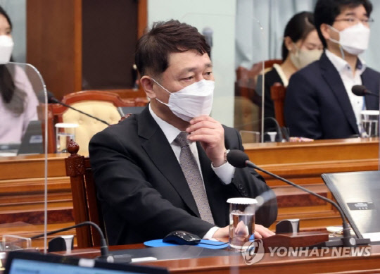 국무회의 참석한 최재성 정무수석. <연합뉴스>